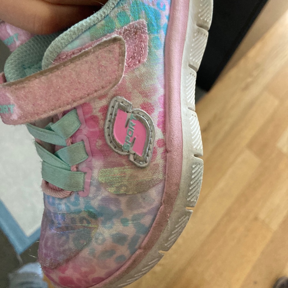 Girls sport rainbow leopard print sneakers